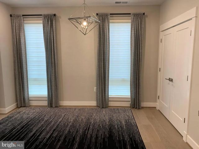 1870 EASTERLY RD, Reston, VA 20190