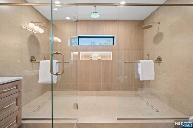 24 Richard Scott Court, North Haledon, NJ 07508