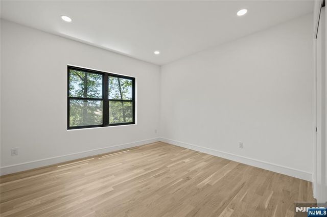 24 Richard Scott Court, North Haledon, NJ 07508