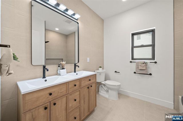 24 Richard Scott Court, North Haledon, NJ 07508