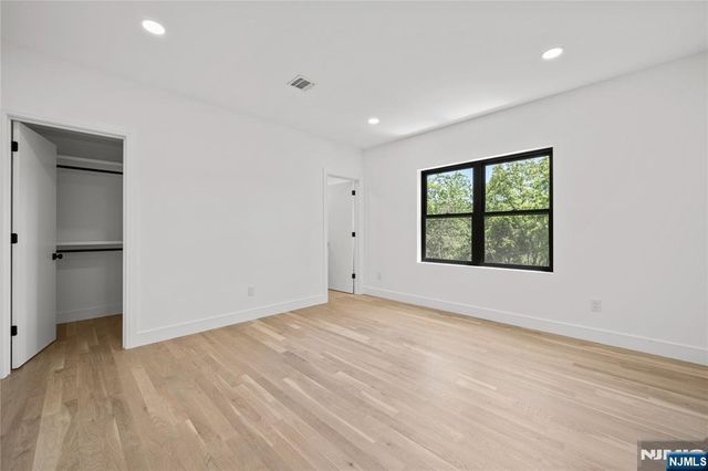 24 Richard Scott Court, North Haledon, NJ 07508