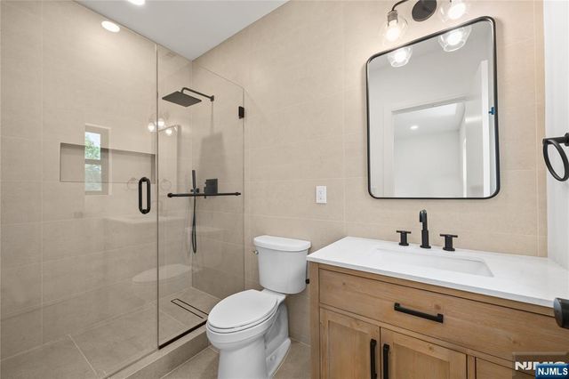24 Richard Scott Court, North Haledon, NJ 07508