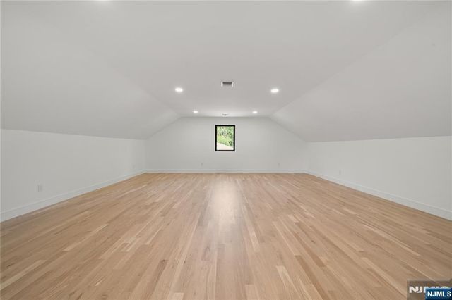 24 Richard Scott Court, North Haledon, NJ 07508