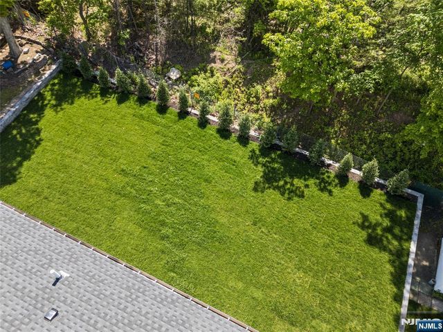 24 Richard Scott Court, North Haledon, NJ 07508