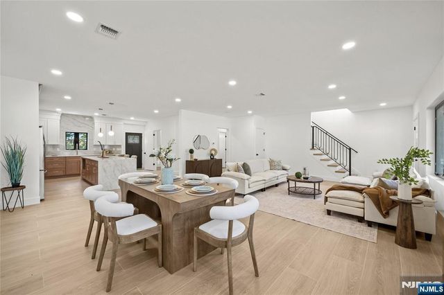 24 Richard Scott Court, North Haledon, NJ 07508