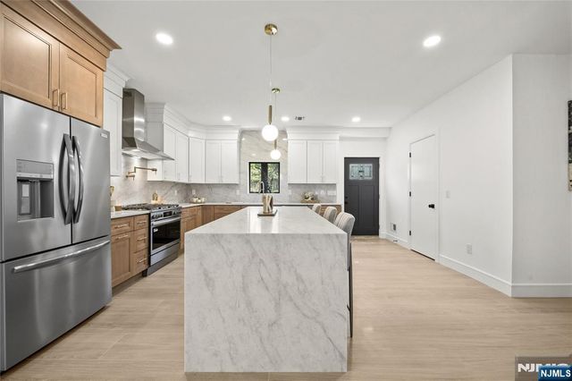 24 Richard Scott Court, North Haledon, NJ 07508
