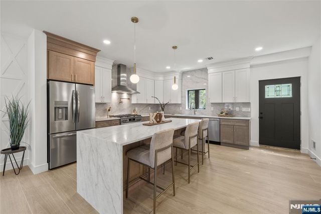 24 Richard Scott Court, North Haledon, NJ 07508