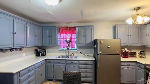 138 Valle Vista Drive, Elsa, TX 78543