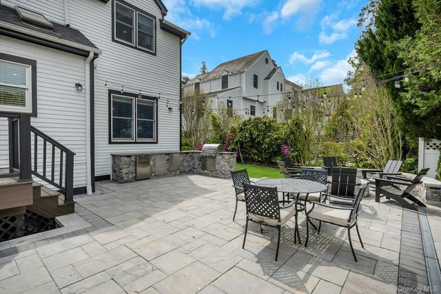 13 Knollwood Road, Eastchester, NY 10709