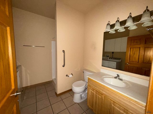 1626 EVERGREEN DR, Rapid City, SD 57702