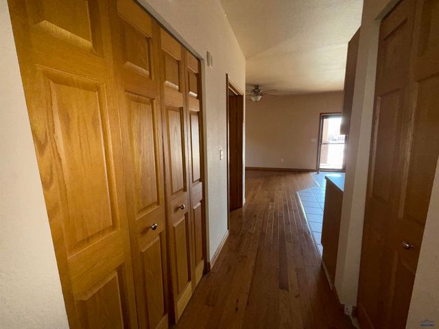 1626 EVERGREEN DR, Rapid City, SD 57702