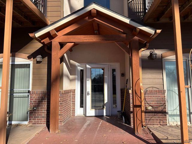 1626 EVERGREEN DR, Rapid City, SD 57702