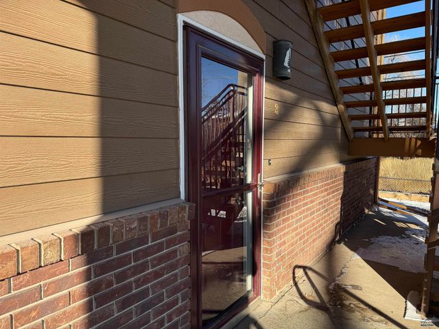 1626 EVERGREEN DR, Rapid City, SD 57702