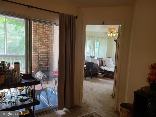 6602 Lake Park Dr Apt T2, Greenbelt, MD 20770