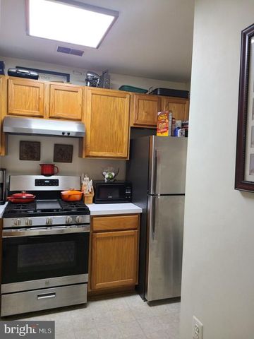 6602 Lake Park Dr Apt T2, Greenbelt, MD 20770