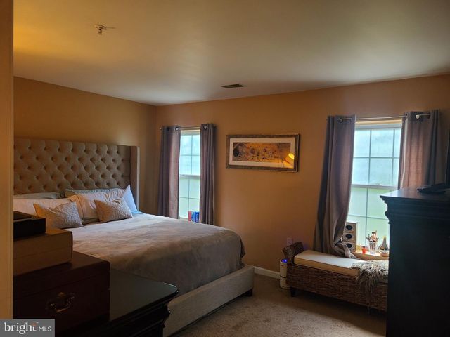 6602 Lake Park Dr Apt T2, Greenbelt, MD 20770