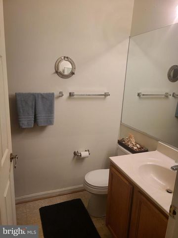 6602 Lake Park Dr Apt T2, Greenbelt, MD 20770
