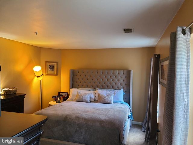 6602 Lake Park Dr Apt T2, Greenbelt, MD 20770