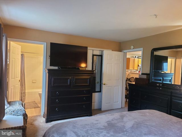 6602 Lake Park Dr Apt T2, Greenbelt, MD 20770
