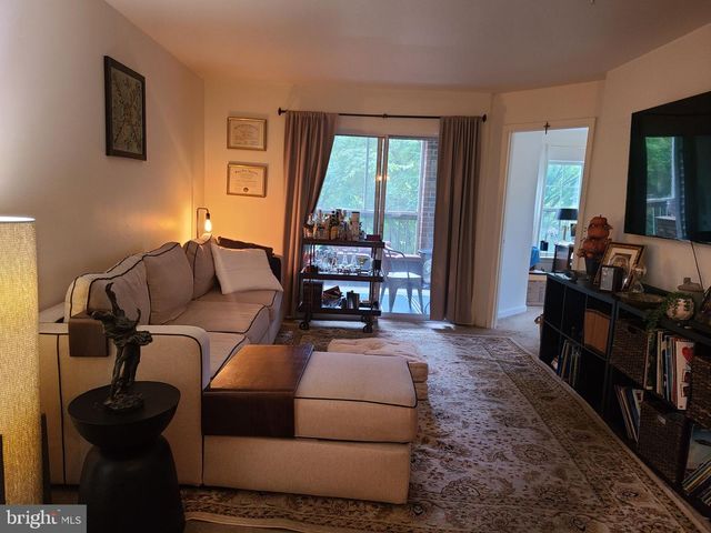 6602 Lake Park Dr Apt T2, Greenbelt, MD 20770
