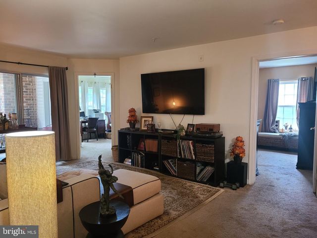6602 Lake Park Dr Apt T2, Greenbelt, MD 20770