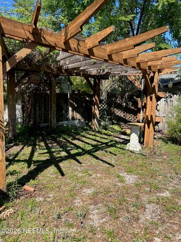 708 N CHAPEL Street, Bunnell, FL 32110