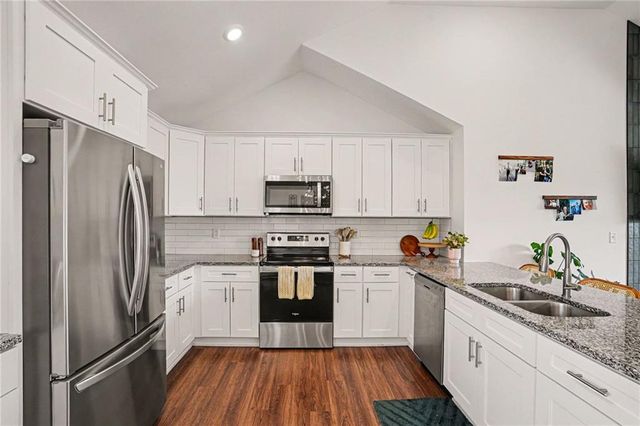 12634 Fountain Lake Circle, Grandview, MO 64030