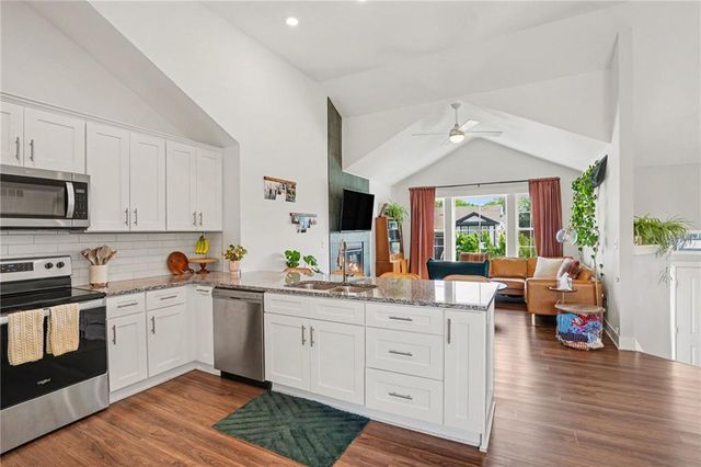 12634 Fountain Lake Circle, Grandview, MO 64030