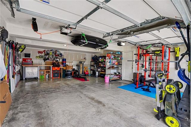 12634 Fountain Lake Circle, Grandview, MO 64030