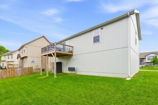 12634 Fountain Lake Circle, Grandview, MO 64030