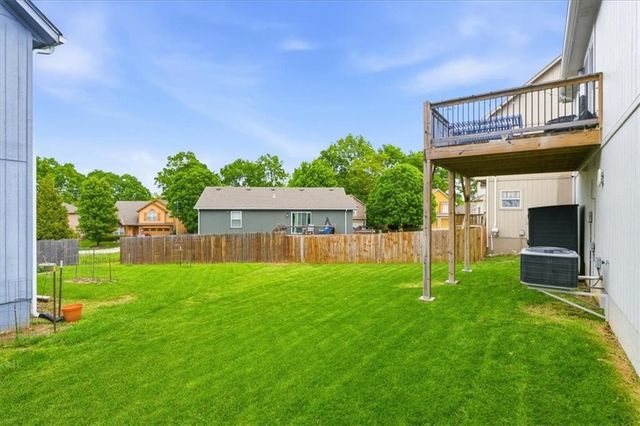 12634 Fountain Lake Circle, Grandview, MO 64030
