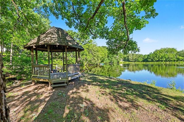 12634 Fountain Lake Circle, Grandview, MO 64030