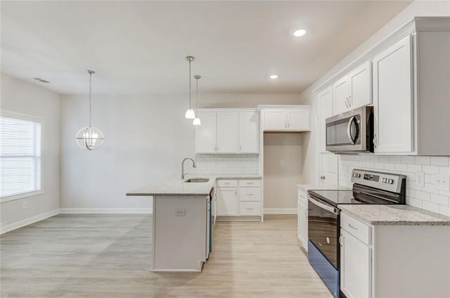 6350 Pine Ridge Point, Lula, GA 30554