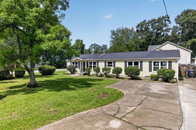 8805 Antler Drive, North Charleston, SC 29406