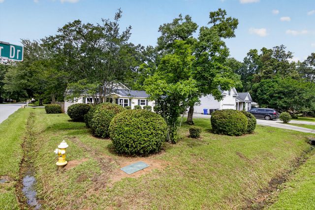 8805 Antler Drive, North Charleston, SC 29406
