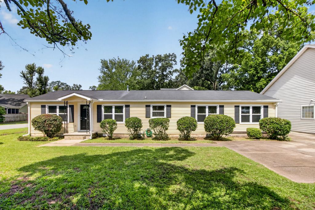 8805 Antler Drive, North Charleston, SC 29406