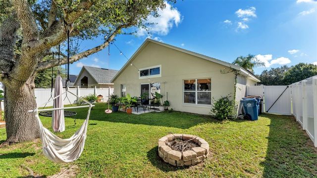 815 WINDSOR ESTATES DRIVE, Davenport, FL 33837