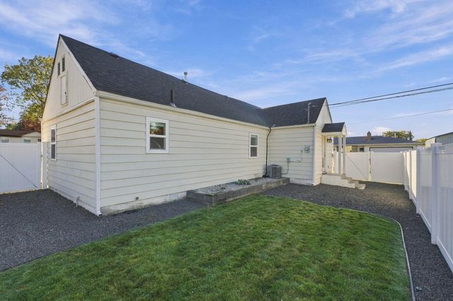 8701 E Cataldo Ave, Spokane Valley, WA 99212