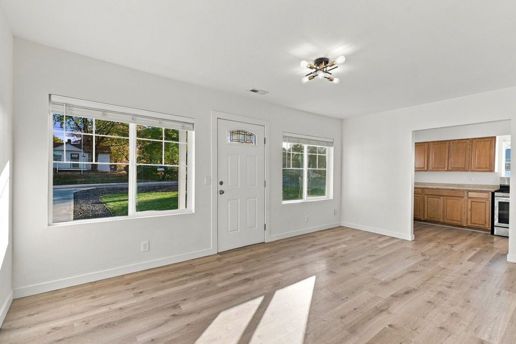 8701 E Cataldo Ave, Spokane Valley, WA 99212 photo 3