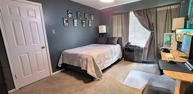 3015 Wood Hollow Drive, League City, TX 77573