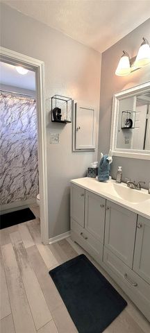 3015 Wood Hollow Drive, League City, TX 77573