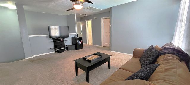 3015 Wood Hollow Drive, League City, TX 77573