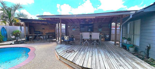 3015 Wood Hollow Drive, League City, TX 77573