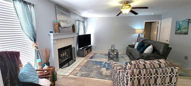 3015 Wood Hollow Drive, League City, TX 77573