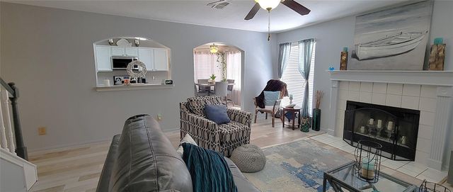 3015 Wood Hollow Drive, League City, TX 77573