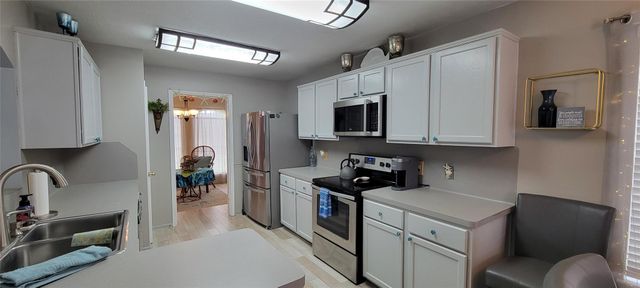 3015 Wood Hollow Drive, League City, TX 77573