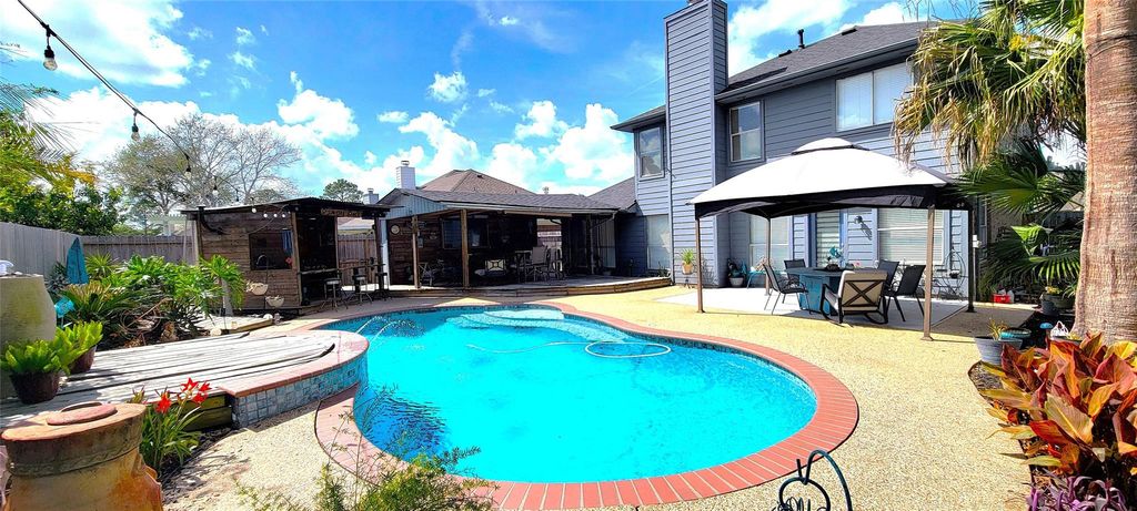 3015 Wood Hollow Drive, League City, TX 77573