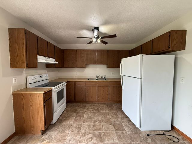 1014 Holly Drive, Norwalk, IA 50211