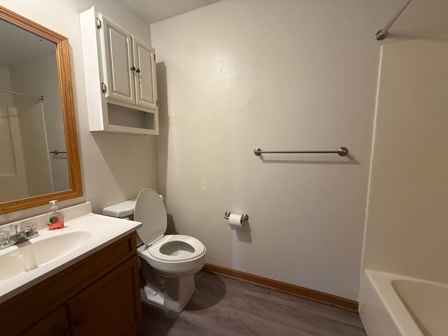 1014 Holly Drive, Norwalk, IA 50211