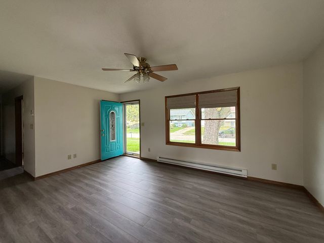 1014 Holly Drive, Norwalk, IA 50211